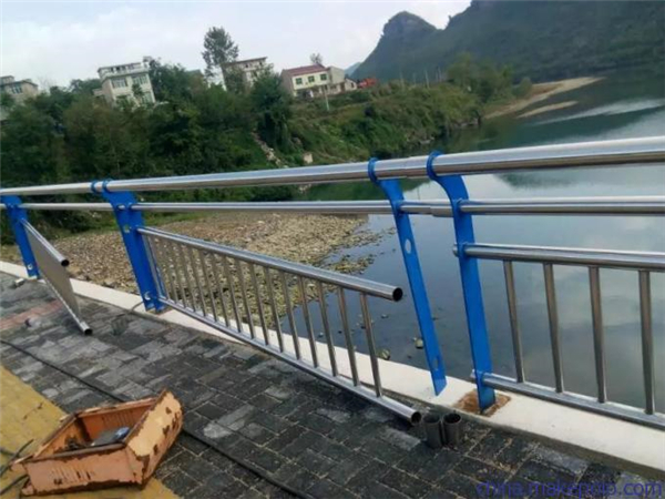 四川不锈钢复合管护栏是一种卓越的防护材料